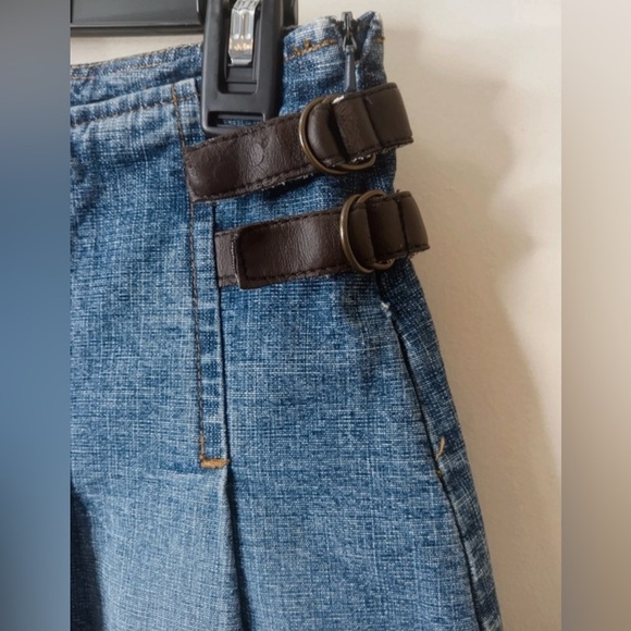 Tyte Pleated Denim Mini Skirt with Buckle Detail Size 3 - Picture 6 of 11
